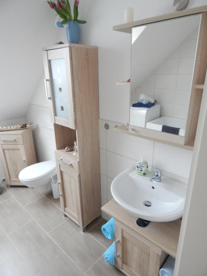 אלטנקירכן Ferienwohnung Insel Ruegen - Haus Albatros מראה חיצוני תמונה