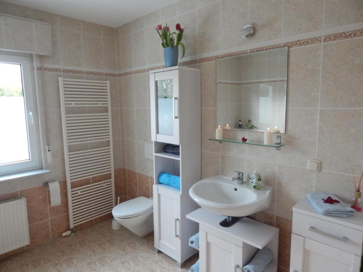 אלטנקירכן Ferienwohnung Insel Ruegen - Haus Albatros מראה חיצוני תמונה